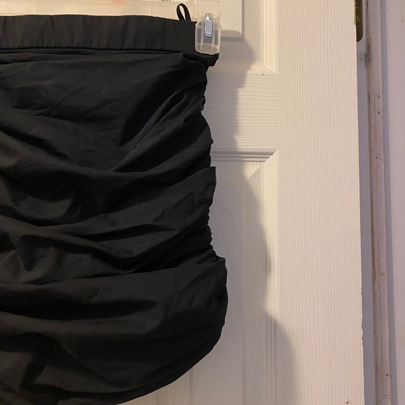 Babaton Scrunch Skirt - Picture 6 of 8